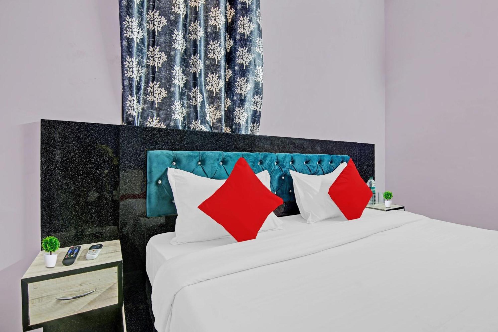 Hotel Oyo Galaxy Plaza Ghaziabad Exterior foto